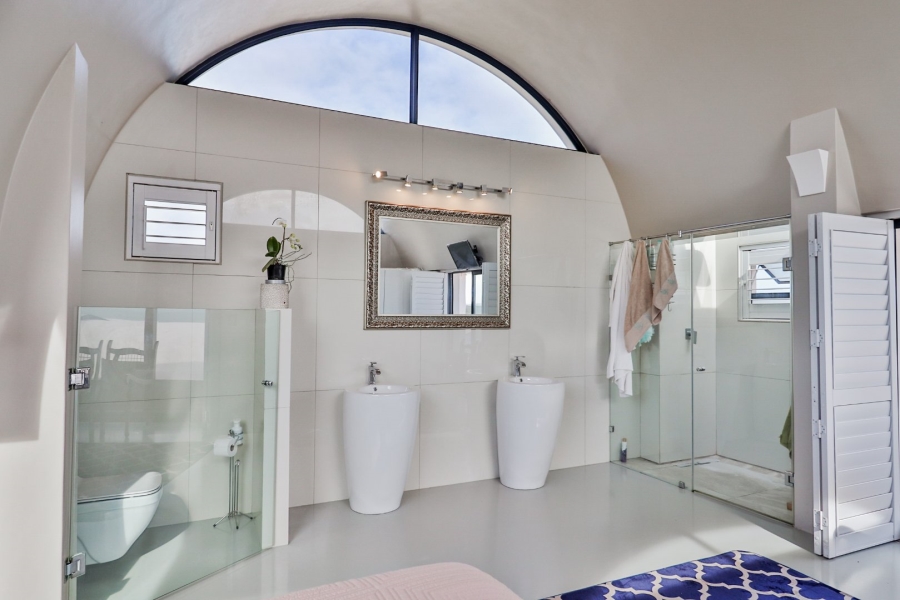 4 Bedroom Property for Sale in Paradise Beach Western Cape